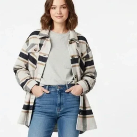 Ashley By 26 Outerwear Plaid Shacket Jacket - Picture 3 of 11